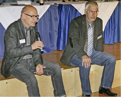 Reiner Rutsch und Eduard Appelhans beim Workshop „Der lange Weg zur Maschine“.