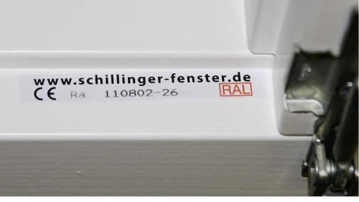 Hier ist die Rückverfolgbarkeit des Produktes durch die ­Produktionsnummer gelöst — allerdings fehlt der Hinweis auf die DIN EN 14351-1.