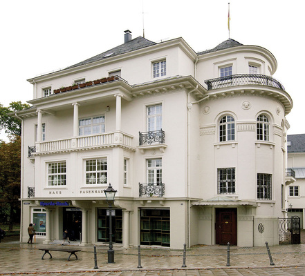 Jugendstilvilla in Baden-Baden: Die Fenster-Sprossenteilung war in dieser Epoche wichtiger Bestandteil der Gestaltung.