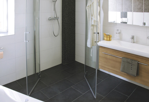 In seiner Ausstellung kann der Handwerker dem Kunden anschaulich die Umsetzungsmöglichkeiten präsentieren (hier bei der Bernhard Oesting GmbH, Baiersdorf).