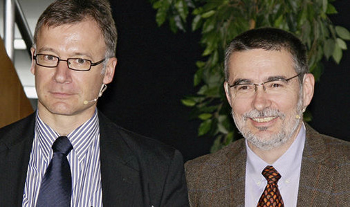 Peter Schober (r.) von der Holzforschung Austria und Christoph Rellstab, der ­Leiter der Berner ­Fachhochschule.