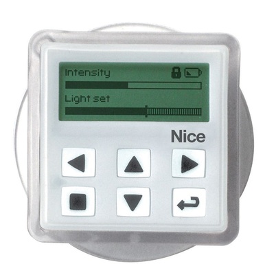 Schon mit einer kompakten Steuerung wie dem NiceWay Sensor, kann der Nutzer beispielsweise einen Wintergarten einfach und effektiv steuern.