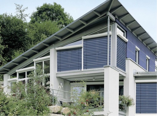 Bei den traditionellen Raffstoren ist die Entwicklung deutlich vorangeschritten. Vorbausysteme stellen dabei eine sinnvolle Bereicherung des Produktes dar.