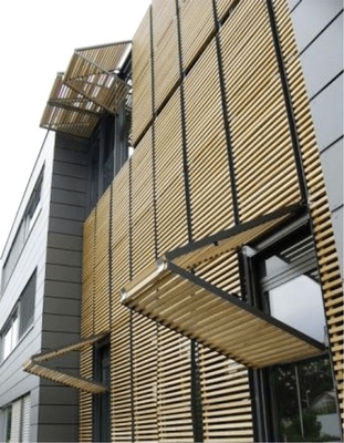 Horizontale Faltläden stehen aktuell in der Gunst der Architekten ganz weit oben, und lassen bei der Wahl der Oberflächen große gestalterische Spielräume.