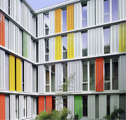 Deutlich erhöht hat sich in den letzten Jahren die Nutzung von Schiebeläden, und damit auch in vielen Fällen einen zusätzlichen Markt für Sonnenschutz geschaffen.