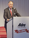 
Peter Albers in seiner Rede am Jubiläumsabend.
