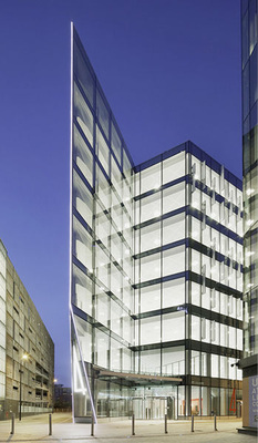 
Dieses Gebäude am Angel Square in Manchester besitzt eine SG-Fassade, bei der Klebstoffe von Dow Corning eingesetzt wurden.
