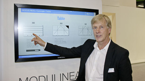 
„Für uns ist die Vitrum eine wichtige Messe, deshalb waren wir auch mit einem großen Stand vertreten”, sagte John de Baere, der Geschäftsführer von Bottero Deutschland.
