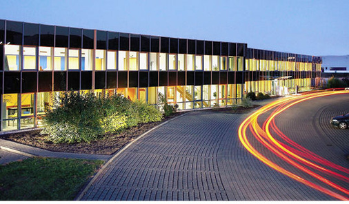 <p>
Seit 2004 beherbergt der Standort in Wittlich Teile der PVC-Fensterproduktion und der Verwaltung.
</p>