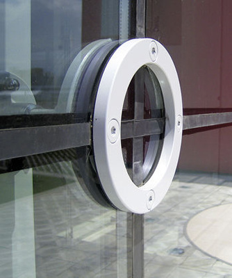 
Hier die Umsetzung des Konzepts in ein serienfertiges Produkt am 
Beispiel des Dorma Loop Halters.
