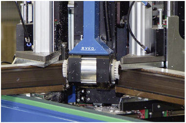 
Der Bürstenkranz rund um den Fräser sorgt für die notwendige Abdichtung, um die Absaugung der anfallenden Späne zu gewährleisten.
