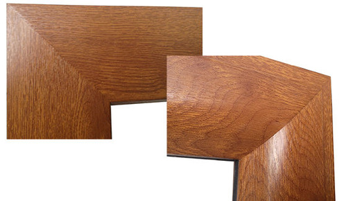 
Der Kunde hat die Wahl zwischen zwei Ausführungen: entweder komplett flächenbündig oder aber mit einer geprägten Gehrung (r.).
