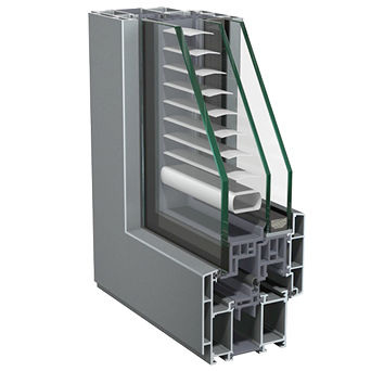 
Jalousien im SZR werden in der Regel elektrisch gesteuert und lassen sich an die Haustechnik anbinden.
