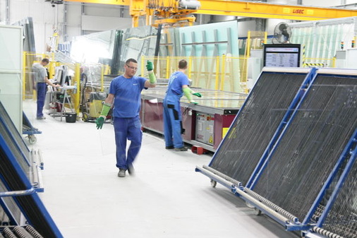 Eigene ISO-Glas-Fertigung am Firmenstandort