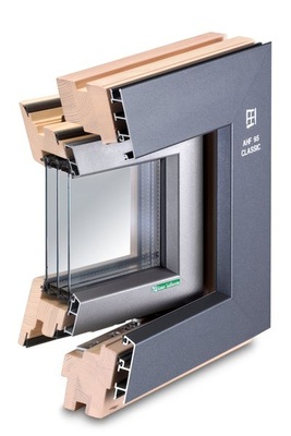 Im Bereich Fenster ist Kneer-Südfenster als einziger Hersteller an dem Modellprojekt beteiligt — mit dem Aluminium-Holz-Fenster AHF 95 Classic. Die Fenster sind so schadstoffarm, dass sich mit ihnen garantiert wohngesunde Gebäude bauen oder sanieren lassen.