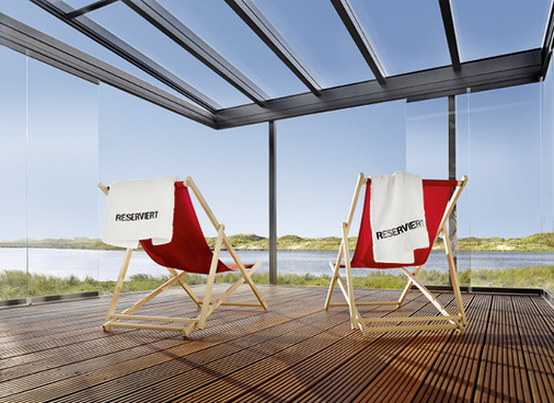 
Vorhandene Kaltdächer können in den meisten Fällen ohne Probleme mit seitlichen Glaselementen nachgerüstet werden. Auch eine „Step by Step” Lösung ist so je nach Kunde und dessen Budget möglich.
