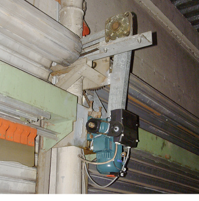 
Kunstvolle Umbauten von Abrollsicherungen wie diese gehören zum täglichen Brot eines Sachverständigen.
