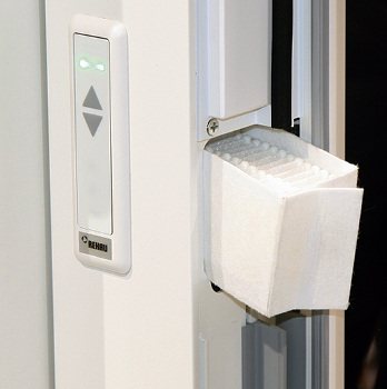 



Die Lüftungslösung Inovent ist komplett im Blendrahmen integriert und lässt sich am Fenster individuell anpassen. Auch der Filtertausch ist einfach und schnell zu erledigen. 
