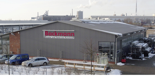 <p>
Gegründet wurde die Firma Backmann Kunststoff-Bauelemente GmbH & Co. KG 1999 in Bremen. Heute sind hier 21 Personen beschäftigt. 
</p>