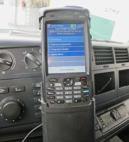 <p>
Alle Lieferdaten werden auf das mobile Handheldgerät im Fahrzeug gespielt.
</p>