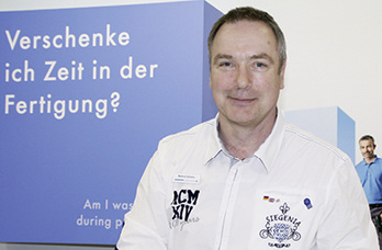 



Roland Schöler, Leitung Advance Business Support: „Mit unserem Service bieten wir hier ein Dienstleistungsangebot für mehr Wettbewerbsfähigkeit unserer Kunden.“ 
