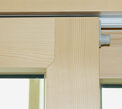 
Fräskunst in der Ecke: Die Gehrungsfräsung sorgt für ein optisch herausstechendes Alleinstellungsmerkmal im Vergleich zu anderen Eckverbindungen. 
