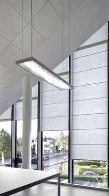 
Raumhohe Systeme bieten die Möglichkeit der Teil- oder Ganzbeschattung von Fensteranlagen.
