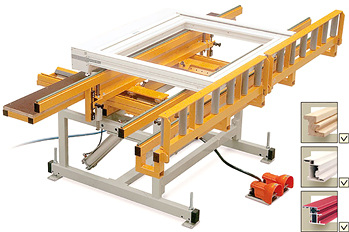 
Auch im Programm: Ein Kipptisch für die Montage von vorgefertigten Rollladenkästen auf Fensterelemente in der Holz-, Alu- und PVC-Fensterfertigung.
