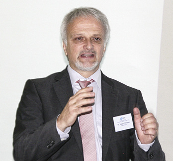



Dr. Christian Kaiser von der Heinze GmbH auf der VFF-Fachtagung Statistik und Markt. 
