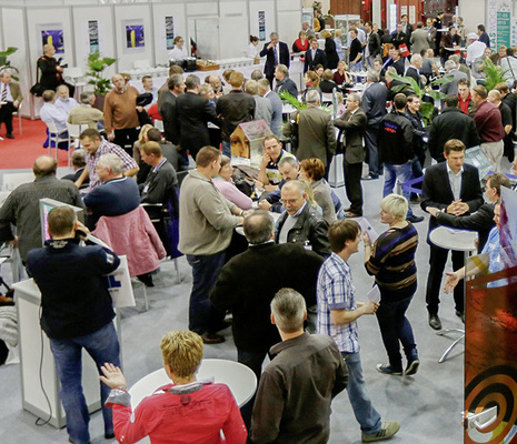 
Auch in der Glasveredler-Arena gibt es viel Spannendes zu sehen. Dort verleiht der BIV am Messe-Donnerstag erneut den „Glasveredlerpreis“ und den „Glaser Award“.
