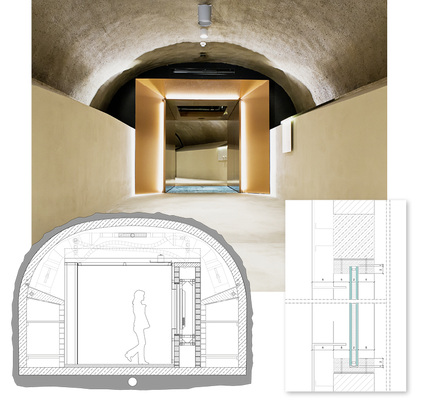 
Links eines der Medientore sowie der Schnitt durch die Feuerschutzkonstruktion, in Grün das verwendete, zugelassene Feuerschutzglas Arnold Fire.
