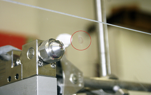 
So sieht das neue Verfahren aus: Auf einer Scheibe der ISO-Einheit wird ein kaum sichtbarer Sensorspot aufgebracht . . .
