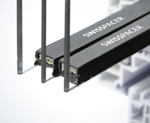 
Eine 3-fach-Verglasung mit thermisch optimiertem Abstandhalter.
