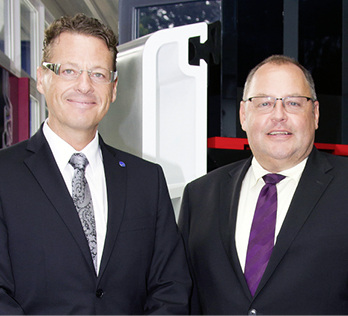 <p>
Alexander Aust, Geschäftsführer der Gealan Dienstleistung GmbH (GDL) und verantwortlicher Einkaufsleiter sowie Peter Czajkowski, Senior Consultant der GDL.
</p>