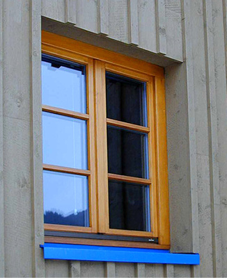 
Die Beachtung der Wartungsintervalle betrifft die Holzfenster und Holzfassaden.
