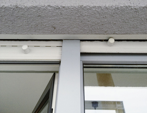 
Eigentlich sollte diese Problematik bei einteiligen Rollladenwellen hinlänglich bekannt sein, wird aber immer wieder angetroffen. 
