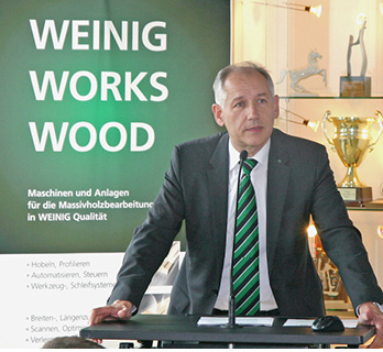 <p>
</p>

<p>
Weinig-Chef Wolfgang Pöschl auf der Pressekonferenz in Tauberbischofsheim.
</p> - © Foto: Daniel Mund

