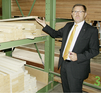 



Rainer Taig hat viel in den Produktionsstandort Langenwetzendorf investiert. Zuletzt hat er eine spezielle Halle für den Holz-Sonderfensterbau eingerichtet.
