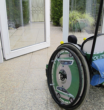 
Der Übergang vom Wintergarten hin zum Garten ist komplett ohne Schwelle ausgeführt.
