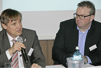 <p>
Dr. Szerman (l.), profine: „Ich gehe davon aus: In 15, 20 Jahren wird das geklebte Fenster das Standardprodukt sein.“
</p>