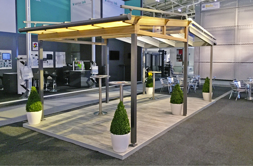 
Lucas Sonnenschutz bezieht seinen zertifizierten Systemlieferanten sehr intensiv mit in seine Planungen ein und gibt das Know-how auch in entsprechend intensiver Form an seine Fachhändler weiter. Komplexe Gastronomielösungen werden im technischen Büro vom Bodenfundament bis hin zum Sonnenschutz exakt geplant, um unliebsame Überraschungen beim Aufbau zu vermeiden. 



