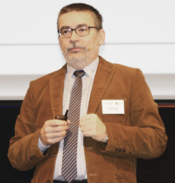 
Der Fenster-Türen-Treff der Holzforschung Austria Anfang März stand ganz im Zeichen des Fenstereinbaus. Peter Schober hatte dort gemeinsam mit Hubert Pichler (auch HFA) den Teilnehmern die Inhalte der ÖNORM B 5320 erläutert.
