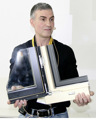 
Wir investieren in unsere starken Handelspartner, in mehr Kapazität und Qualität, noch mehr Produktvielfalt. Und wir denken nachhaltig, wie unser Rohstoff Holz.
