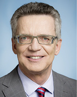 <p>
</p>

<p>
Dr. Thomas de Maizière machte am 06. Mai 2015 auf die erneut gestiegenen Fallzahlen bei Einbruchsdelikten aufmerksam.
</p> - © Foto: BPA / Jesco Denzel

