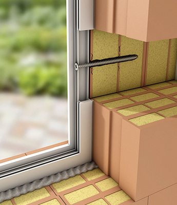 
Weil viele der heutigen Mauerwerksteine nur geringe Auszugswerte realisieren können, wird von den Monteuren sehr oft versucht, mit langen Schrauben das Befestigungsdilemma zu umgehen.



