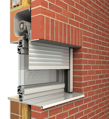 



Auch hinter Mauerwerksvorhangschalen spielen die heutigen Rollladenkasten-systeme ihre physikalischen Vorteile aus und sorgen mit außen liegenden Revisionsöffnungen für die optimale Wärmedämmung zum Innenraum. 
