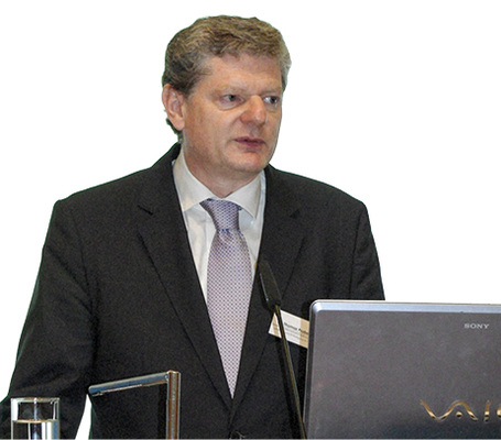 
Dr. Thomas Probst veranschaulichte die Konsequenzen der geänderten Gefährlichkeitskriterien und stellte sich den Fragen der Gästen.
