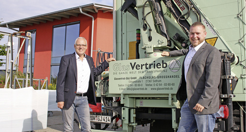 



Das Thema Qualität ist für Jens-Uwe Geschonke und Nils Marschner umfassend und schließt die saubere Verpackung der Gläser mit Schrumpffolie ebenso mit ein wir die fehlerfreie Auslieferung mit dem eigenen Lkw. 
