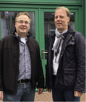 <p>
Die Betriebsleitung bei Ewitherm Holzbau GmbH in Thedinghausen hat künftig Holger Asche (l.) inne. Die Vertriebsleitung im Bereich Holz übernimmt Michael Siegmann.
</p>