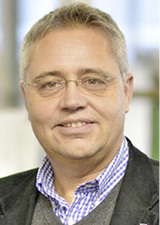 
Dr. Frank Walter leitet gemeinsam mit seinem Bruder den Fensterbaubetrieb in Kassel.
